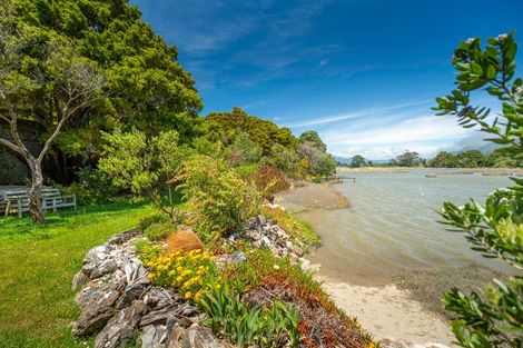 Photo of property in 50 Totara Avenue, Collingwood, 7073