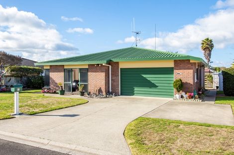 Photo of property in 63 Kane Road, Papamoa Beach, Papamoa, 3118