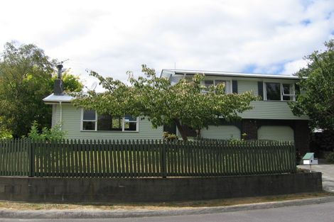 Photo of property in 1 Riverlea Way, Totara Park, Upper Hutt, 5018