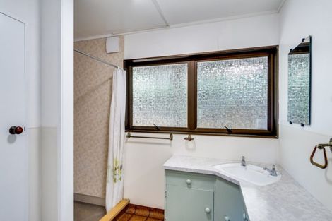 Photo of property in 27 Burns Road, Hospital Hill, Napier, 4110