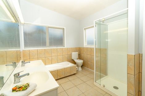 Photo of property in 3a Pah Road, Cockle Bay, Auckland, 2014