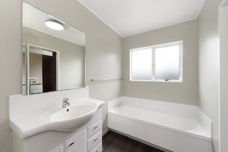 Photo of property in 7 Garland Drive, St Andrews, Hamilton, 3200