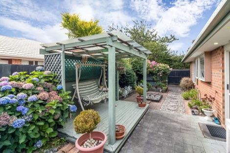 Photo of property in 1/6 Innisfree Place, Northwood, Christchurch, 8051