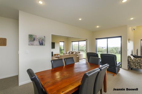 Photo of property in 26 Silkwood Place, Fitzherbert, Palmerston North, 4410