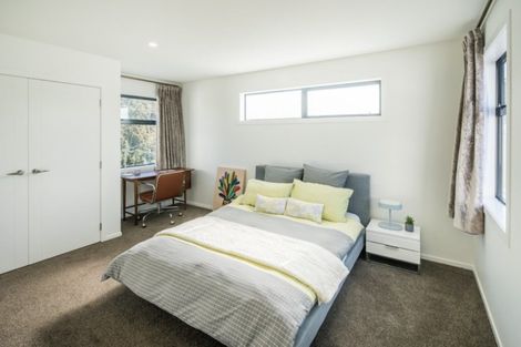 Photo of property in 22 Cromwell Point, Newlands, Wellington, 6037