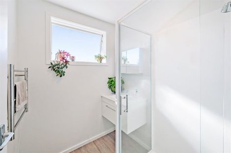 Photo of property in 1/172 Bowhill Road, New Brighton, Christchurch, 8083