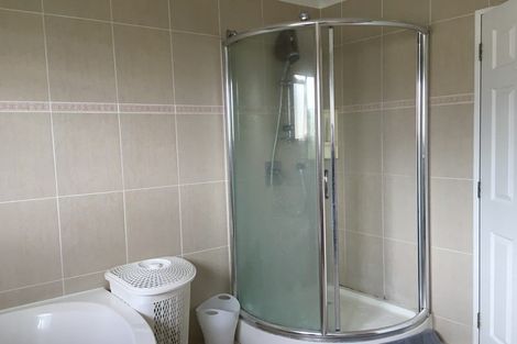 Photo of property in 6 Parkvale Grove, Te Atatu Peninsula, Auckland, 0610