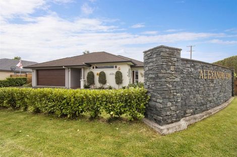 Photo of property in 2 Friis Drive, Katikati, 3178