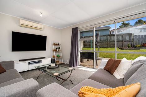 Photo of property in 3 Stipulate Place, Ascot Park, Porirua, 5024