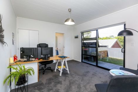 Photo of property in 51 Poplar Grove, Whalers Gate, New Plymouth, 4310