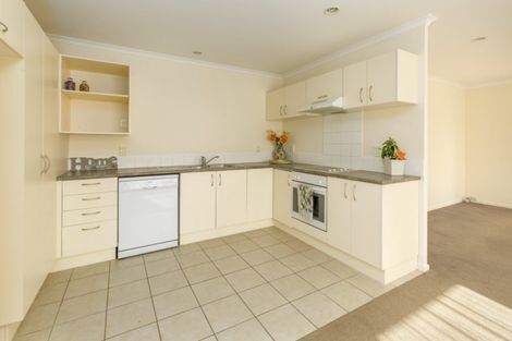 Photo of property in 5 Kathleen Reece Place, Waiuku, 2123