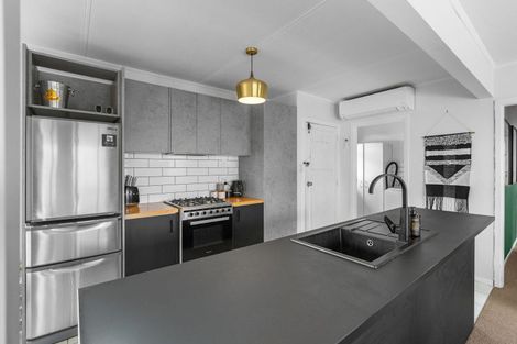 Photo of property in 127 Queen Street West, Levin, 5510