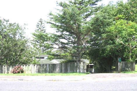 Photo of property in 3 Hoskins Avenue, Hillsborough, Auckland, 1042