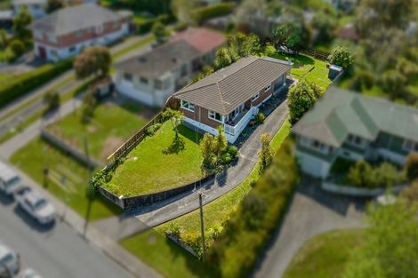 Photo of property in 40 Divich Avenue, Te Atatu South, Auckland, 0610