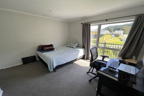 Photo of property in 60 Hokioi Drive, Kenepuru, Porirua, 5022