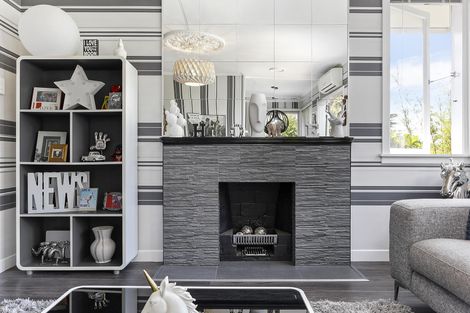 Photo of property in 55 Cliff View Drive, Green Bay, Auckland, 0604