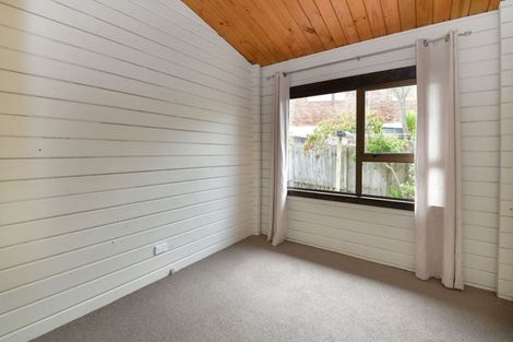 Photo of property in 24a Fairway Avenue, Red Beach, 0932