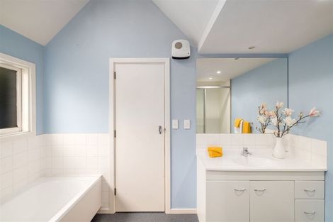 Photo of property in 385 Yaldhurst Road, Russley, Christchurch, 8042