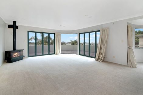 Photo of property in 22 Downing Place, Welcome Bay, Tauranga, 3112