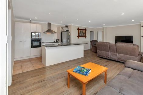 Photo of property in 356 One Tree Point Road, One Tree Point, 0118