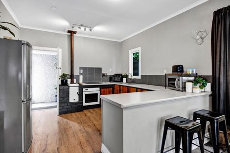 Photo of property in 6 Percy Avenue, Stratford, 4332