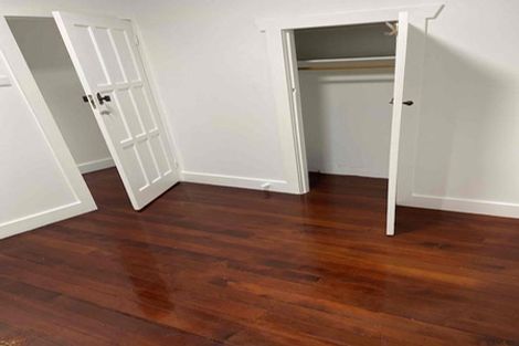 Photo of property in 1072 Great North Road, Point Chevalier, Auckland, 1022