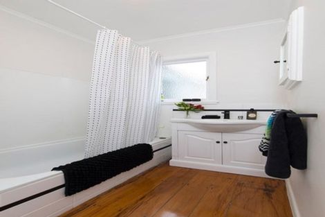 Photo of property in 43 Old Mill Road, Grey Lynn, Auckland, 1021