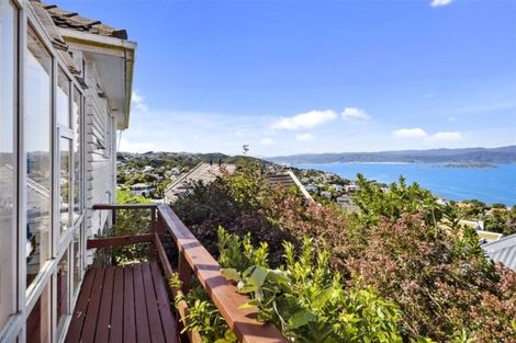 Photo of property in 94 Nicholson Road, Khandallah, Wellington, 6035