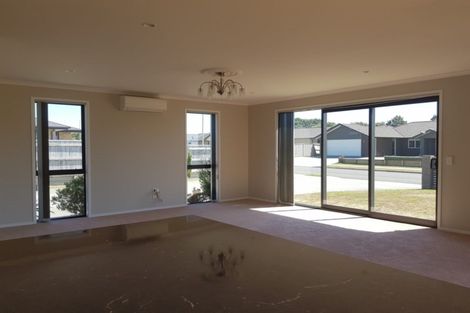 Photo of property in 18 Keene Drive, Bell Block, New Plymouth, 4312