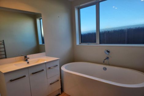 Photo of property in 10 Pounamu Place, Pegasus, 7612