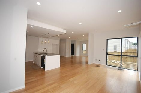 Photo of property in 120e Wellington Street, Howick, Auckland, 2014