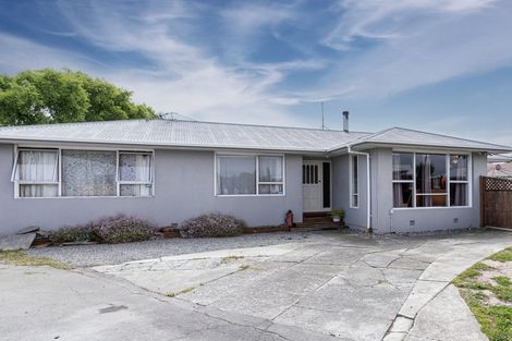 Photo of property in 23 Farnborough Street, Aranui, Christchurch, 8061
