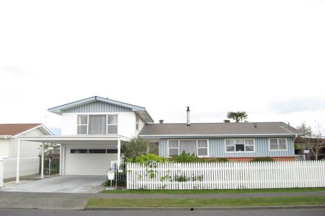 Photo of property in 37 James Foley Avenue, Pirimai, Napier, 4112