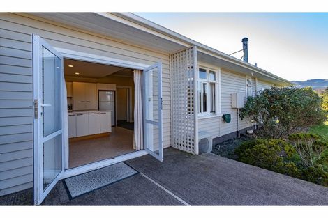 Photo of property in 4 Queen Street, Oxford, 7430