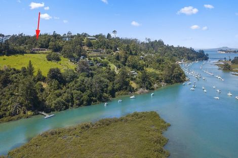 Photo of property in 90 Cedar Terrace, Stanmore Bay, Whangaparaoa, 0932