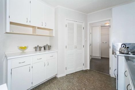 Photo of property in 4 St Catherine Crescent, West Harbour, Auckland, 0618