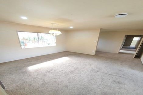 Photo of property in 2/4 South Street, Papakura, 2110