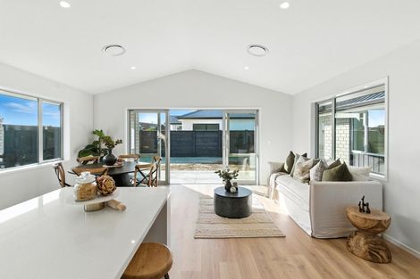 Photo of property in 9 Silverwood Lane, Leamington, Cambridge, 3495