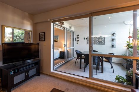 Photo of property in 2d/44 Aitken Terrace, Kingsland, Auckland, 1021