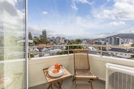 Photo of property in Winslow Apartments, 12/2 Ohiro Road, Aro Valley, Wellington, 6021