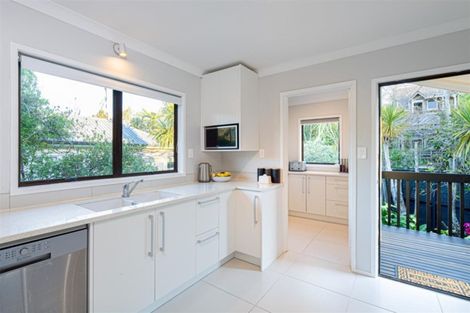 Photo of property in 8a Westbourne Road, Murrays Bay, Auckland, 0630