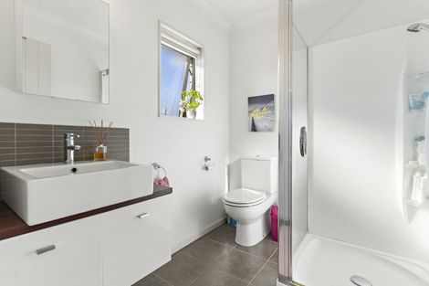 Photo of property in 24 Charles Street, Carterton, 5713