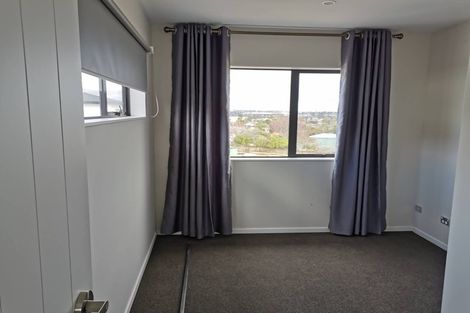 Photo of property in 98 Cardiff Road, Pakuranga, Auckland, 2010