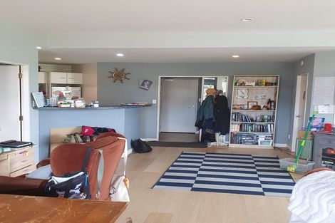 Photo of property in Grandstand Apartments, 4/80 Kent Terrace, Mount Victoria, Wellington, 6011