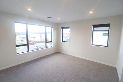 Photo of property in 16 Thomas Rielly Avenue, Hobsonville, Auckland, 0616