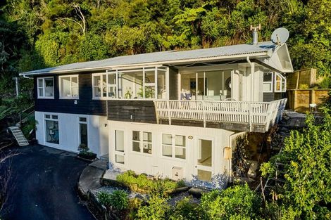 Photo of property in 57 Rona Street, Eastbourne, Lower Hutt, 5013