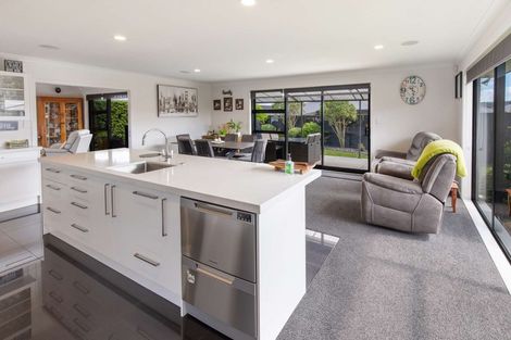 Photo of property in 55 Rodeo Drive, Kelvin Grove, Palmerston North, 4414