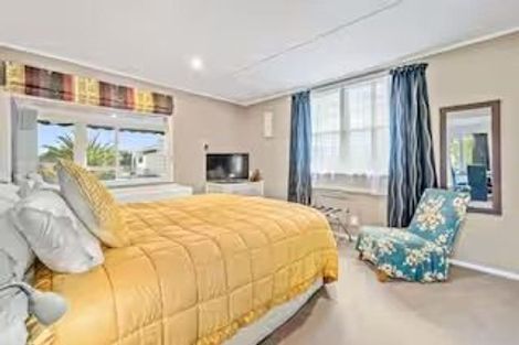 Photo of property in 8 Marine Parade, Paraparaumu Beach, Paraparaumu, 5032