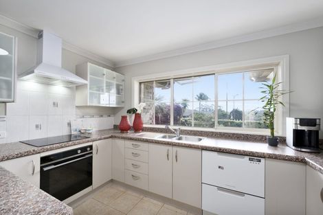 Photo of property in 14 Pittville Place, Henderson, Auckland, 0612