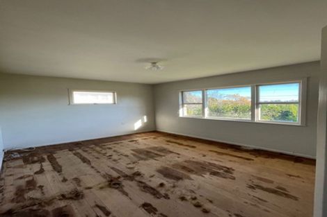 Photo of property in 10 Churchill Avenue, Manurewa, Auckland, 2102